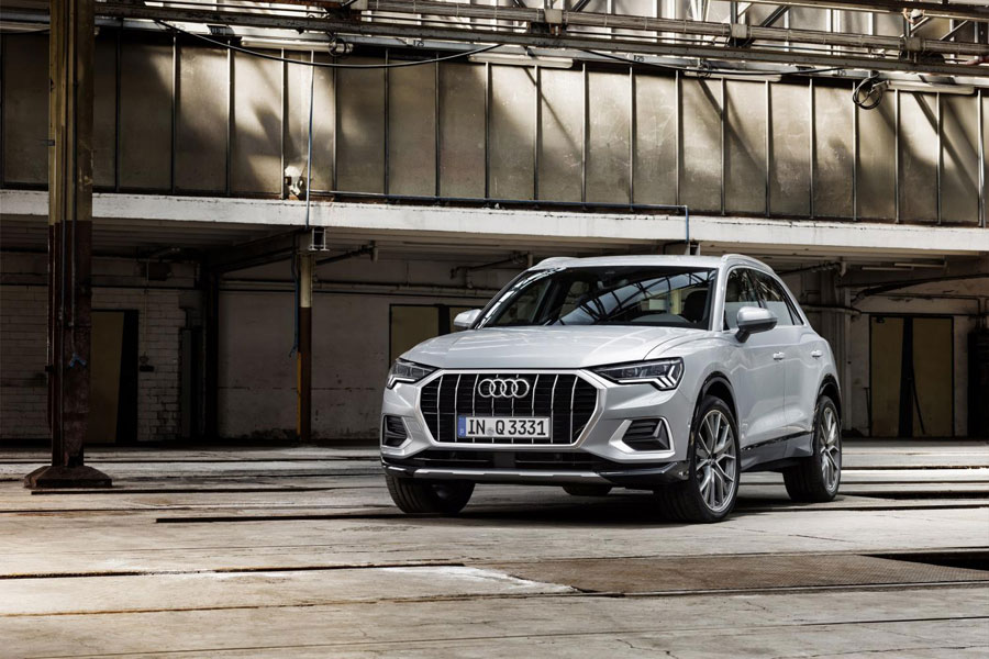Der neue Audi Q3 rollt an – zu Preisen ab 39 900 Franken und wahlweise mit drei Benzin- und zwei Dieselmotoren von 150 bis 230 PS.
