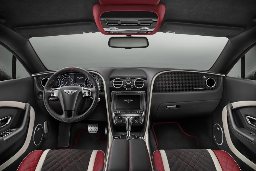 Rot gefärbt oder mit Karbon geschmückt: Die Innenraum-Gestaltung können Bentley-Kunden nach ihrem eigenen Gusto wählen.