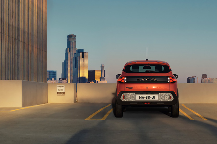 Der 3,7 Meter kurze Dacia Spring rollt neu in den Markt. 
