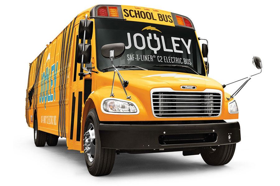 Stellt Platz für 81 Schulkinder zur Verfügung und soll mit einer Batterieladung 160 Kilometer weit kommen: Elektrobus «Jouley».