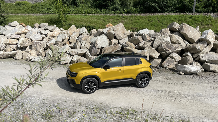 Heimste auf unseren Testfahrten vom «Publikum» wegen seiner tollen Optik viel Sympathien ein: Jeep Avenger.