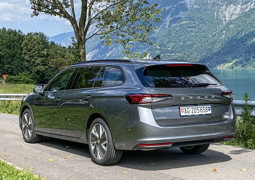 Die elegante Carrosserie hat einen weiteren Vorteil: Der Luftwiderstands-Beiwert (cW) konnte um 15 Prozent auf 0,25 gesenkt werden.