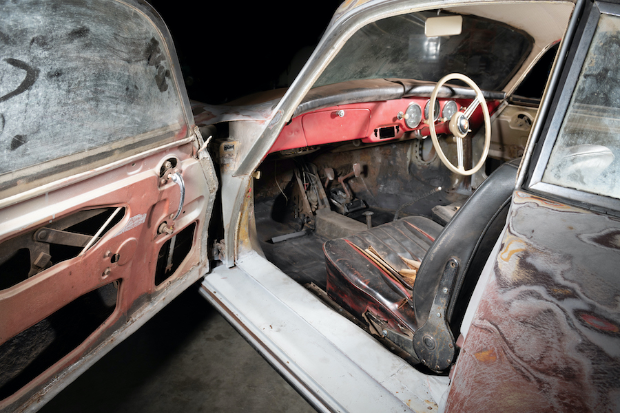 La Porsche 356A date de 1959 et n’a que 8000 miles au compteur.