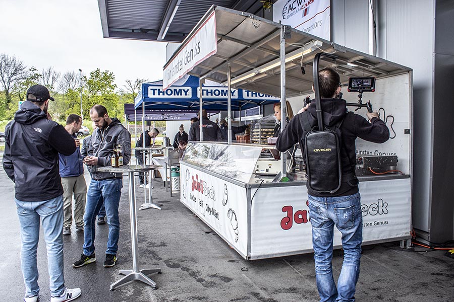 Au Food Corner, on pourra se restaurer et entamer des discussions professionnelles autour d’un café ou d’une bière.