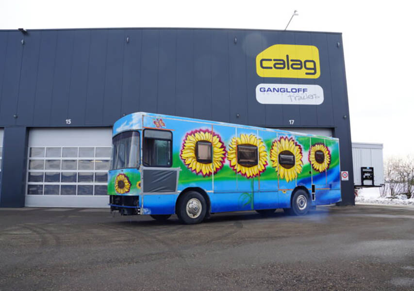 Il y a beaucoup à faire: voici à quoi ressemblait le bus Saurer en mars 2021, dans son état d’origine et avec l’ancienne peinture.