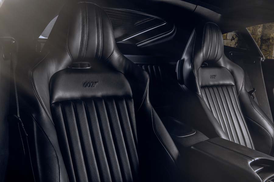 Aston Martin fête la sortie du 25ème film de James Bond avec deux éditions 007 exclusives.