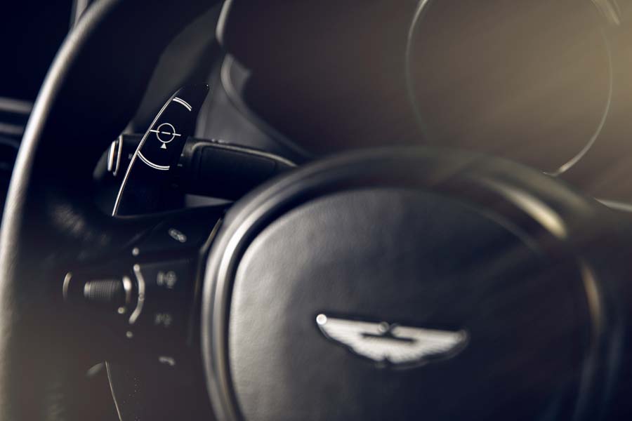 Aston Martin fête la sortie du 25ème film de James Bond avec deux éditions 007 exclusives.