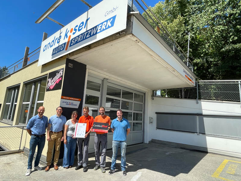 L’adhésion est parfaite: les membres de la direction de Kiser avec (de g. à d. en bleu) Kay Baumgartner (Attesta), Richie Schöller (CFS) et Dani Roos (Belfa).