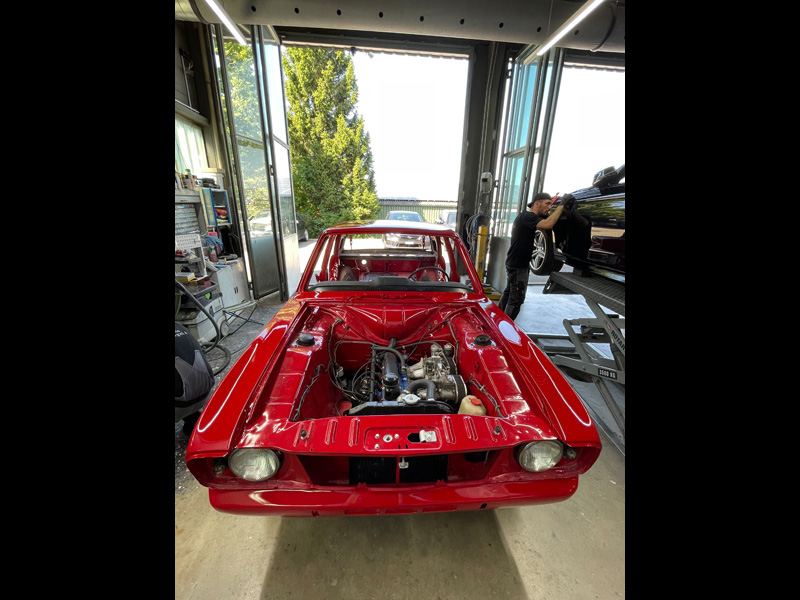 Il y a encore beaucoup à faire : Chez Auto Schlegel, les voitures anciennes sont également remises en peine forme.