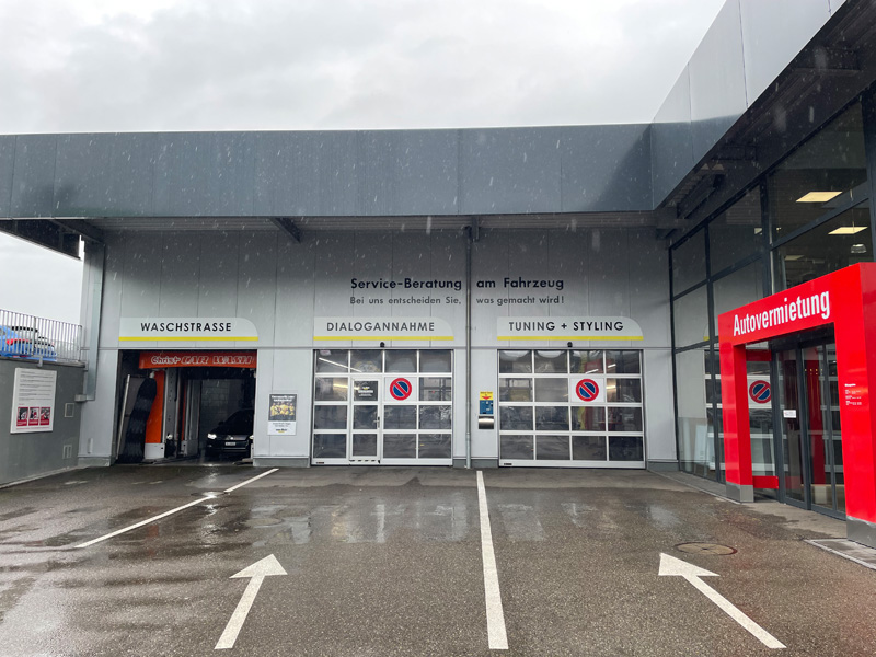 Offre de prestations individuelles : les uns ont besoin du tunnel de lavage, les autres d’un conseil en matière de service sur le véhicule ou au sujet de la location de voitures. 