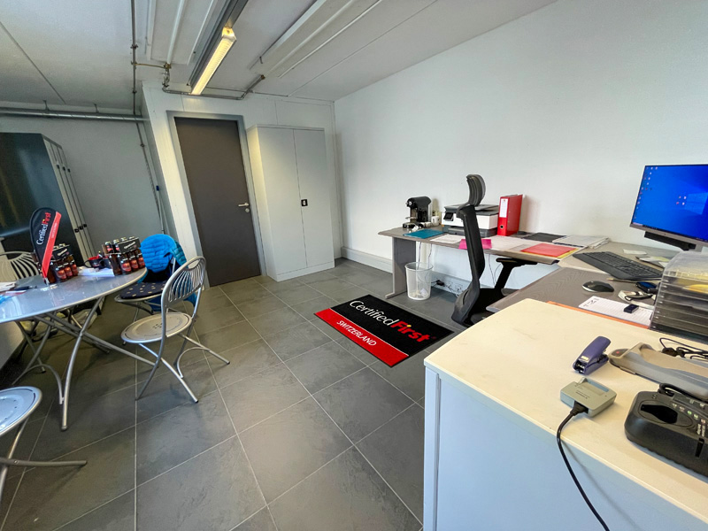 On s’y sent bien : le bureau pour l’administration et les entretiens avec les clients.