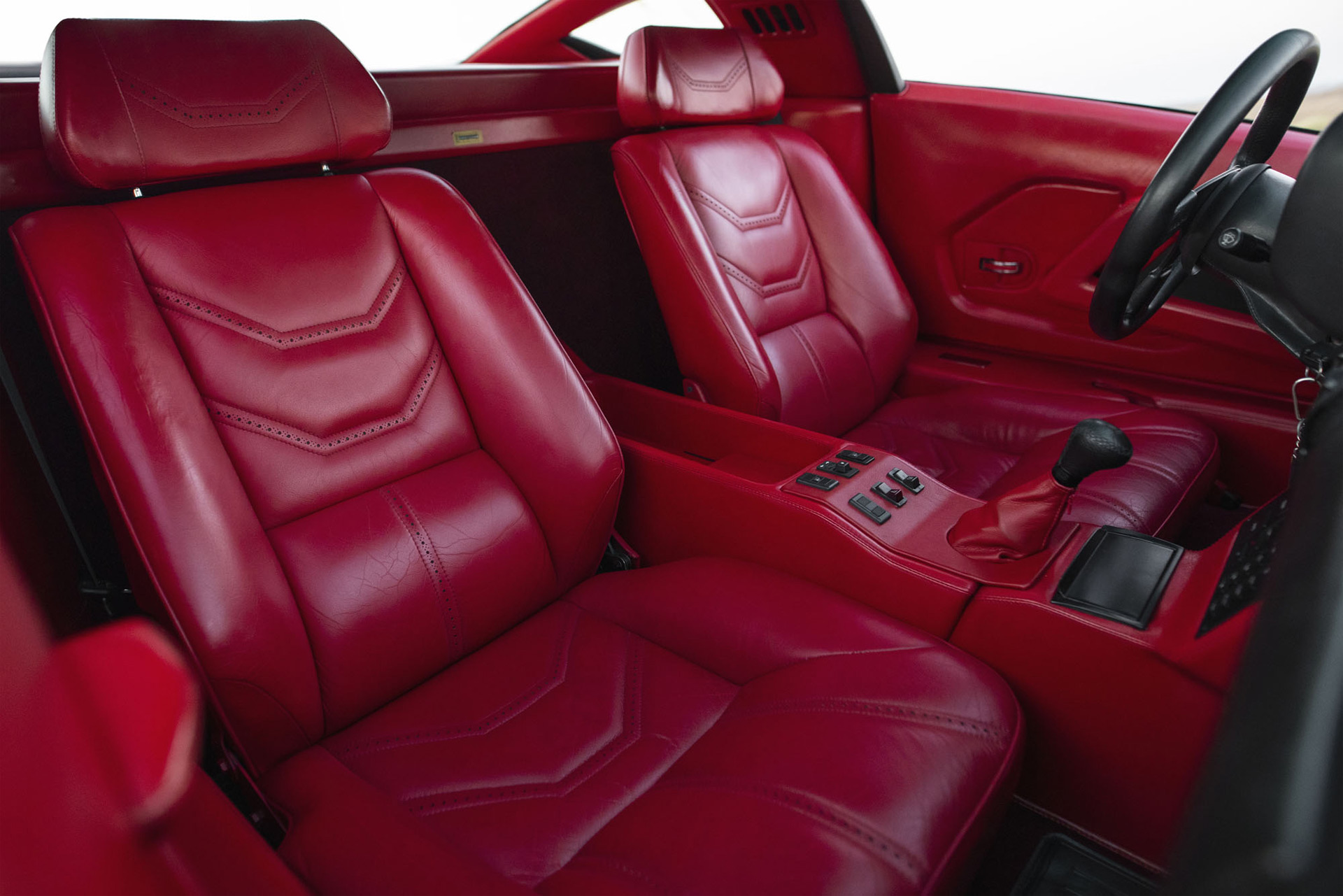 Comme en discothèque: dans le prototype Moroder, le rouge est une couleur très appréciée.