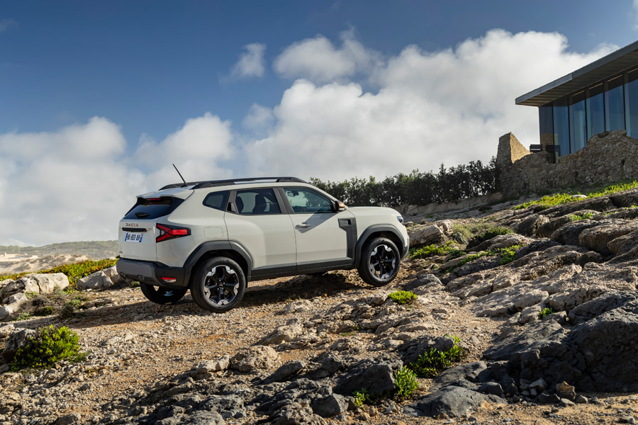 Les automobilistes des régions montagneuses l’apprécient. Le nouveau Duster sera disponible en version 2WD et 4WD.