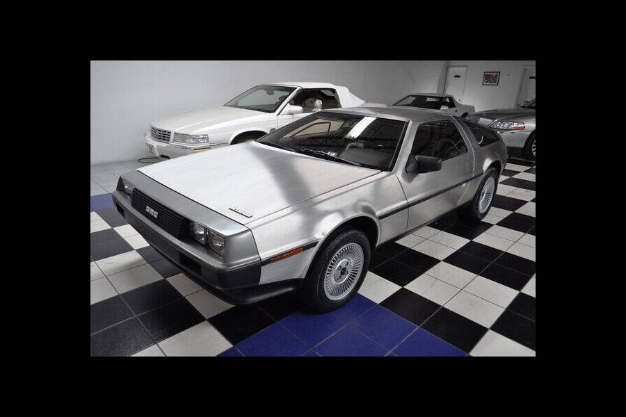 La carrosserie en acier inoxydable aux angles saillants a été conçue par Giorgetto Giugiaro. (photo Podium Auto Sales)
