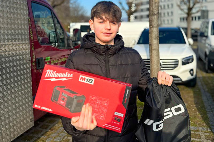 Luca, l’apprenti en logistique, a obtenu 5142 points. Il reçoit également une radio d’atelier et de chantier ainsi qu’une boîte surprise Gyso.