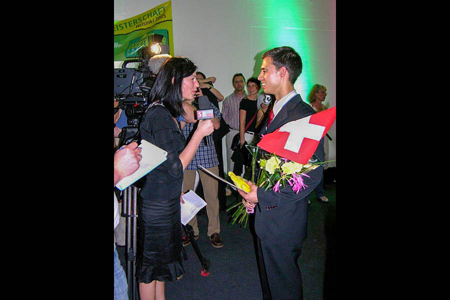 . . . en interview avec la télévision suisse en tant que champion suisse.
