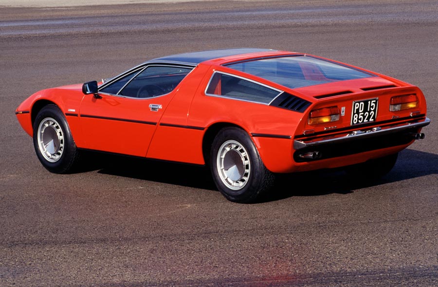 La Maserati Bora fête son 50e anniversaire. 