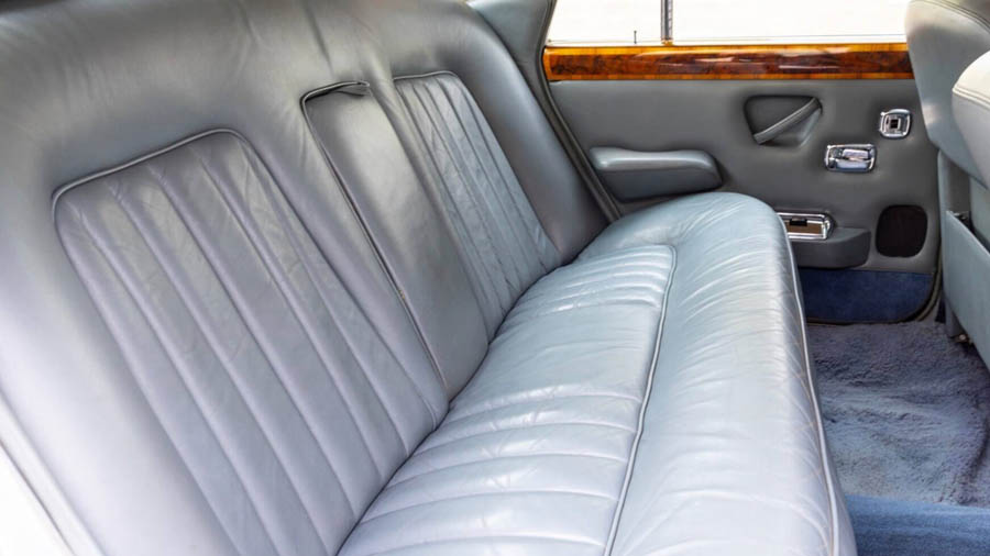 . . . plus souvent ici, à l’arrière, comme passager de sa propre voiture. Photos RM Sotheby’s