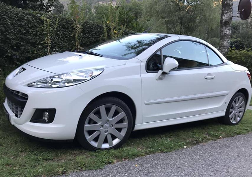 Actuellement dans son garage: une Peugeot 207 CC Swiss Collector.