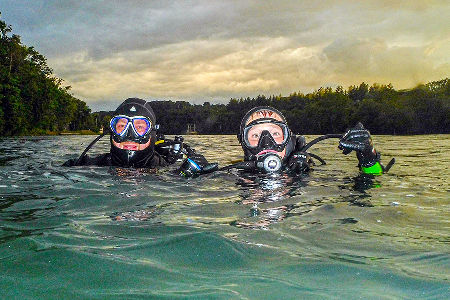 Quelle expérience ! Stefan et Ronny Graf dans le lac de Zurich.