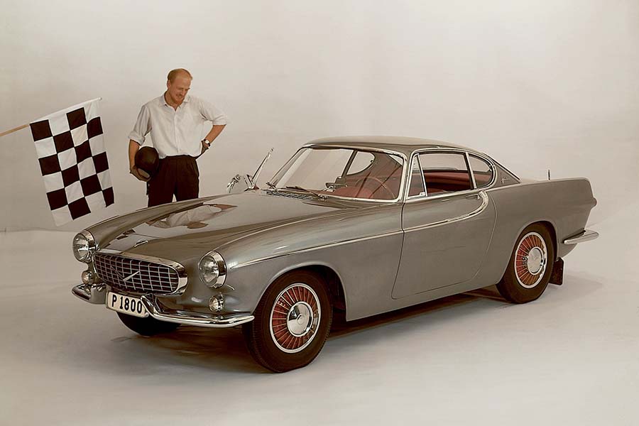 Un début avec des ennuis: la Volvo P1800