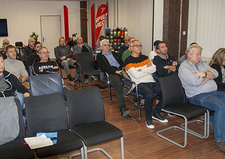 Des sujets passionnants : 30 personnes participent à la «Discussion après le travail» de «carrosserie suisse nord-ouest».