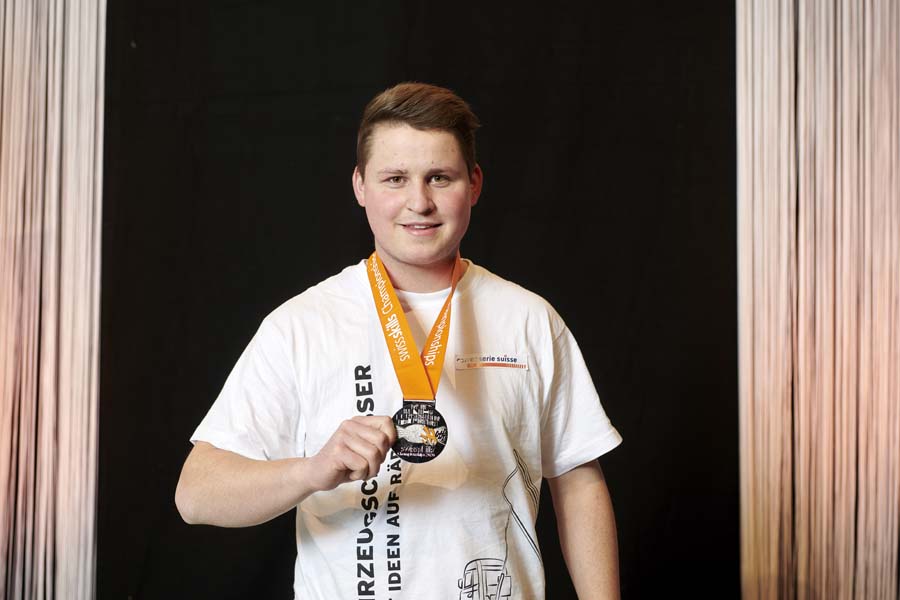 Malgré une faute et la pression du temps, Michel Nöthiger remporte finalement la médaille d’argent.