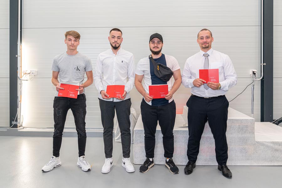 . . . et ont reçu leur diplôme en personne lors de la cérémonie de remise des diplômes à Moudon. 