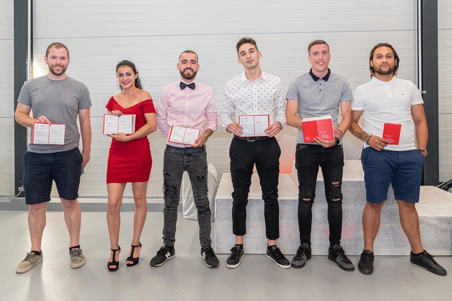 . . . et tous leurs collègues professionnels ont été fêtés comme ils le méritaient. 