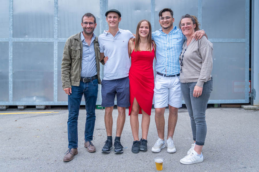 On le voit bien: Lors de la cérémonie des qualifications à Moudon, tous les invités sont de bonne humeur. 