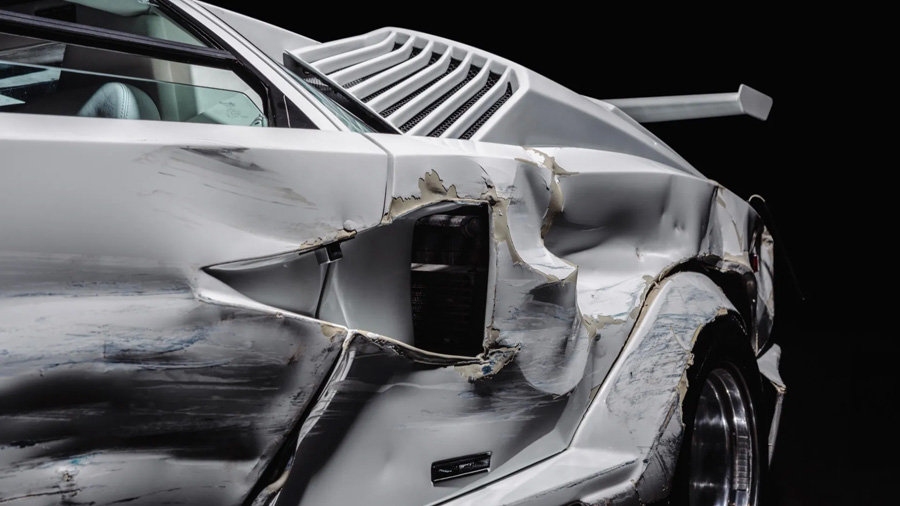 En l’honneur du 25e anniversaire de Lamborghini : le modèle « 25th Anniversary » a été construit à un peu moins de 660 exemplaires. Photo : Bonhams