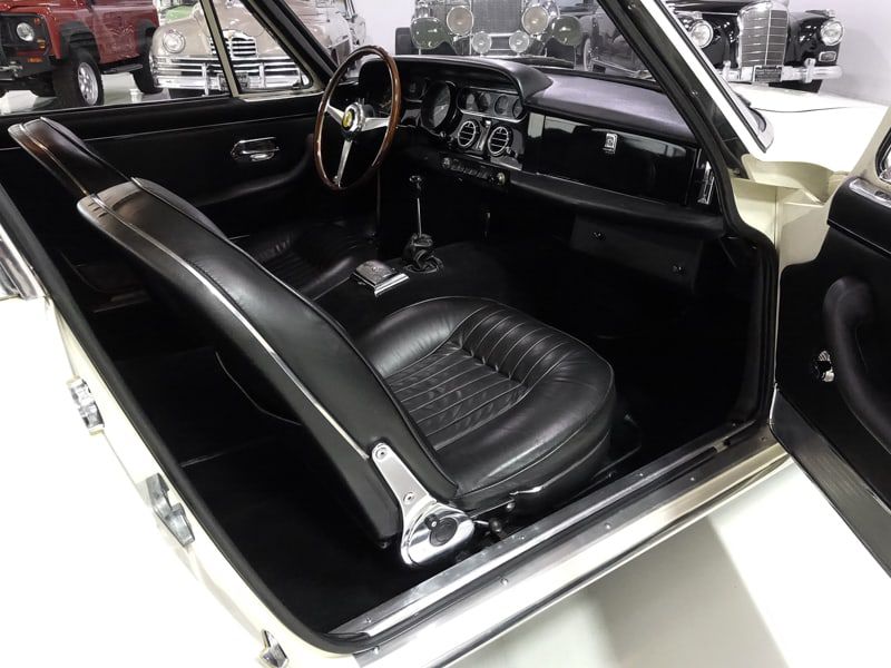 Der von Pininfarina gestylte und Enzo Ferrari gefahrene «330 GT 2+2» steht für rund 490 000 Franken zum Verkauf. 