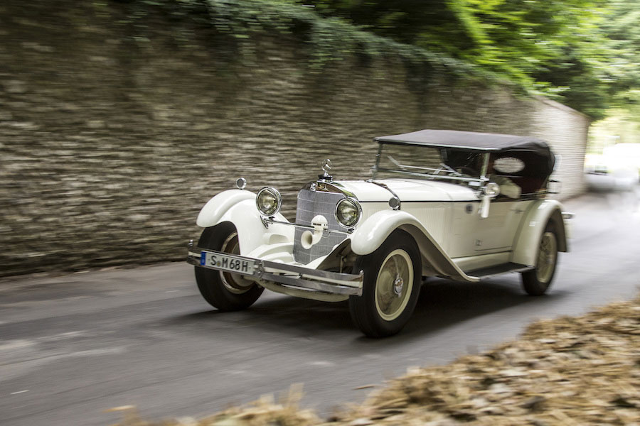 Star auf Schloss Dyck: Mercedes-Benz S mit Baujahr 1927. Die Aufnahme stammt von der diesjährigen Nürburgring Classic.