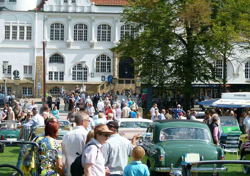 Für die erwartenden 25 000 Besucher gibt es bei «Oldtimer + Fachwerk» rund 1400 Fahrzeuge zu bestaunen.  