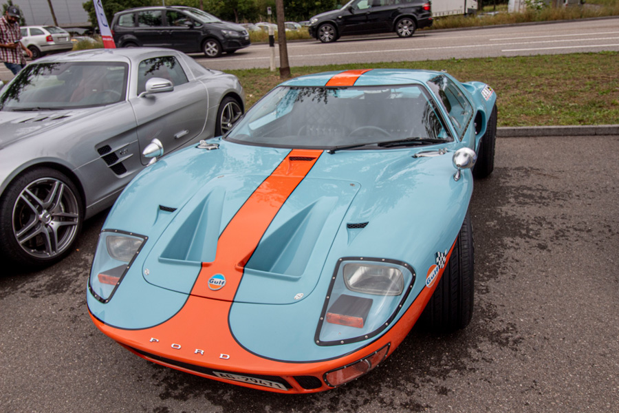 Der legendäre Ford GT40, entwickelt, um Ferrari in Le Mans zu besiegen, nach der Rivalität zwischen Henry Ford und Enzo Ferrari.