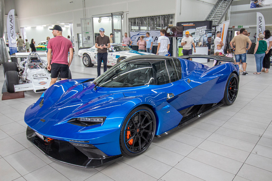 Seltenes Modell: KTM X-Bow mit 500 PS, 2,5-Liter-Turbo-Fünfzylinder von Audi, 7-Gang-Doppelkupplungsgetriebe und 1250 kg Leergewicht.