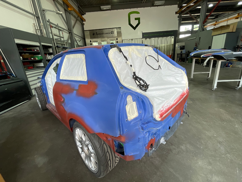 Il s’agit ici d’une restauration complète: il a y encoure beaucoup à faire sur cette petite voiture. 
