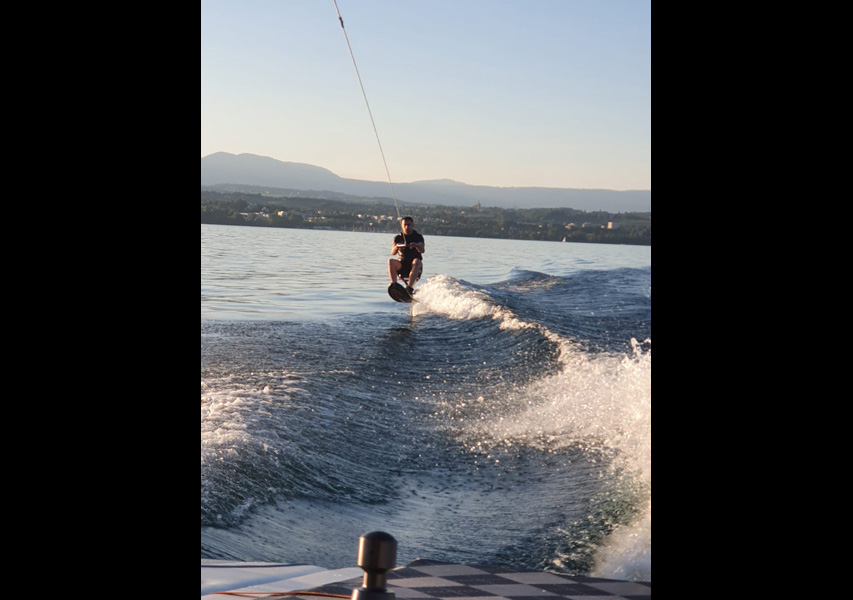 . . . ou sur le lac Léman en sky-ski.