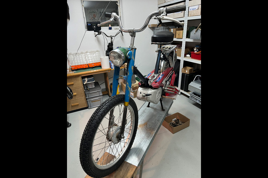 . . . GT Sachs 503 HG während den Aufbauarbeiten und . . . 