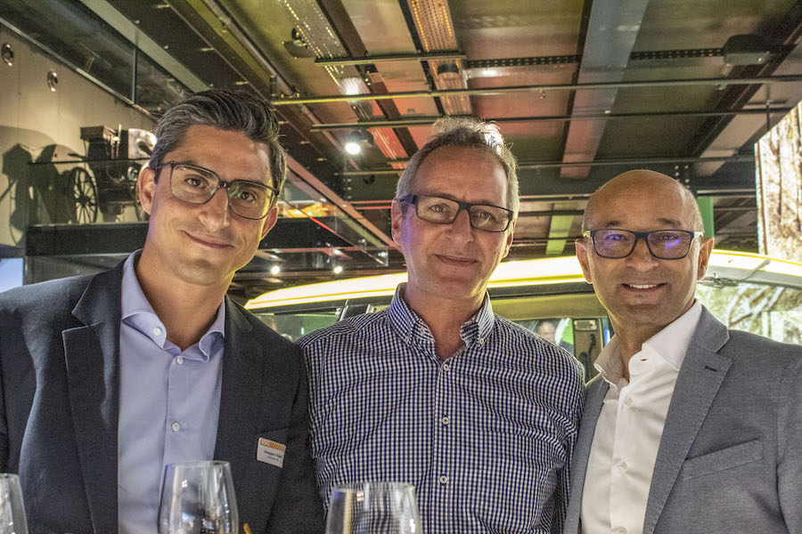 Wollten den 100. Geburtstag unbedingt mitfeiern (v.l.): Giuseppe Ciappa (André Koch AG), Ueli Scherrer (Amag) und Enzo Santarsiero (André Koch AG).