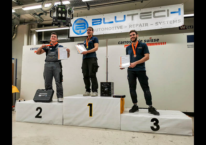 Die besten Spengler/innen (v. l.): Luca Demetrio Camporese (Silber), Lina Kugler (Gold), Alexandre Silva Borges (Bronze). Fotos: Patric Nägelin, Blutech AG