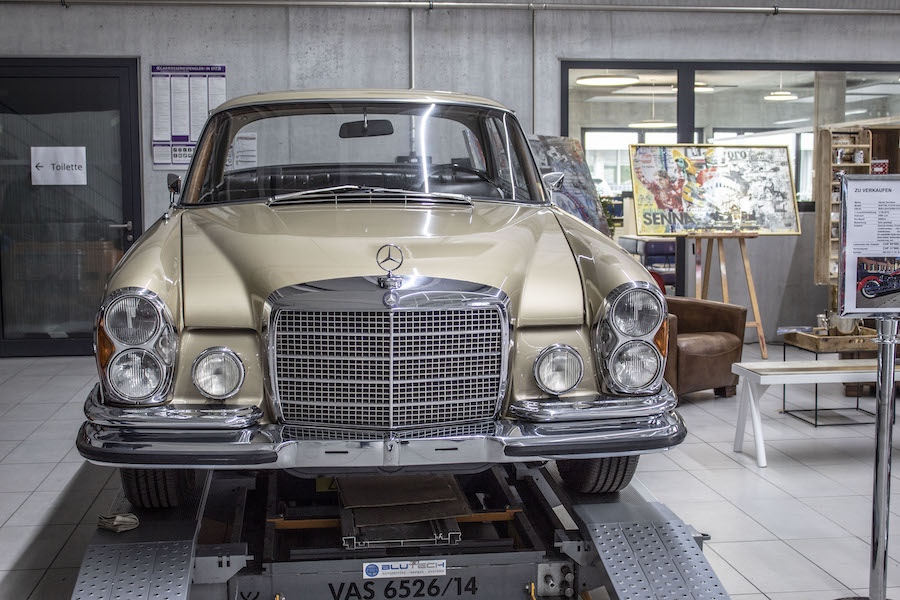 Innen und aussen im Topzustand: Mercedes-Benz 280 SE Coupé 3.5 mit zwei Türen.