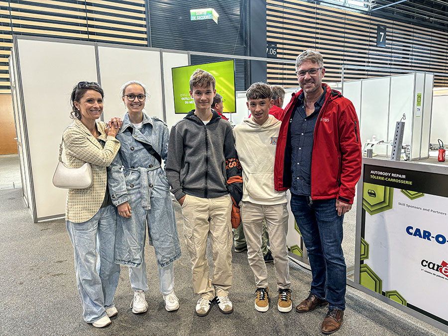 Reisten extra für die WM aus dem Berner Oberland an (v.l.): Andrea, Manon, Gilles, Loîc und Patrick Balmer.