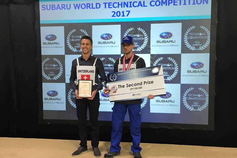 Erfolg an der Mechaniker-WM (von links): Martin Eberhard (Schulungsleiter Subaru Schweiz) und Vizeweltmeister Yves Grubenmann.