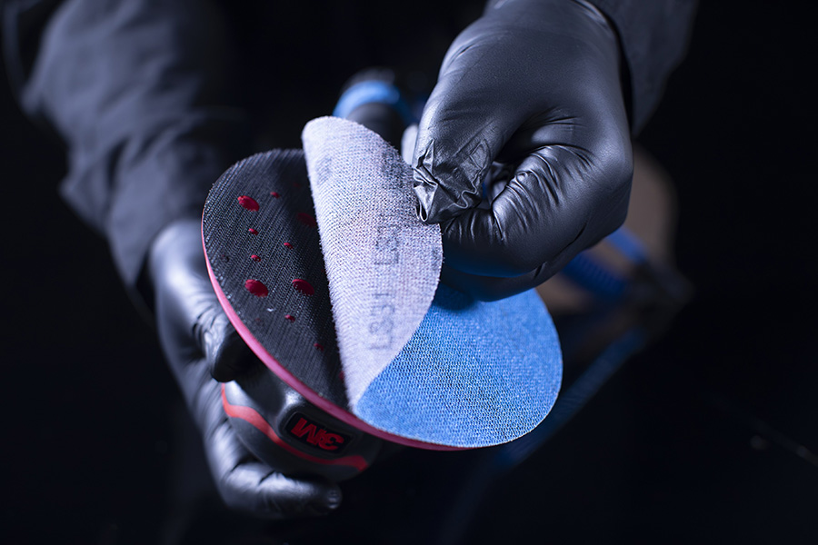 Nouveau «Hookit Bleu» de 3M: plus d’endurance, moins de poussière