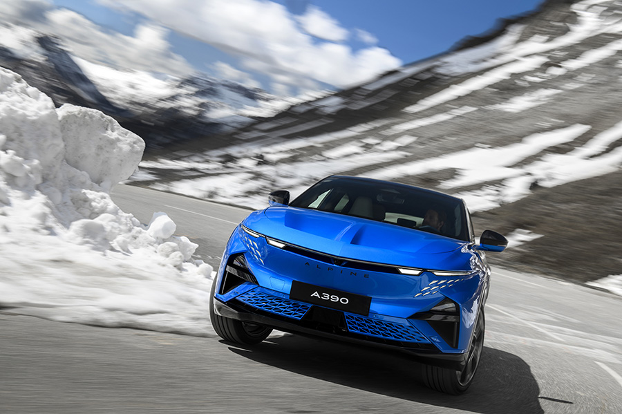 L’Alpine A390 : une voiture qui pense avant qu’on ne tourne le volant