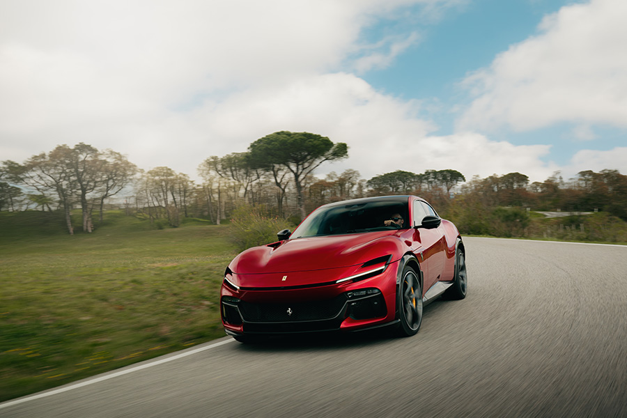 Ferrari Purosangue: le V12 quatre places gagne en sportivité