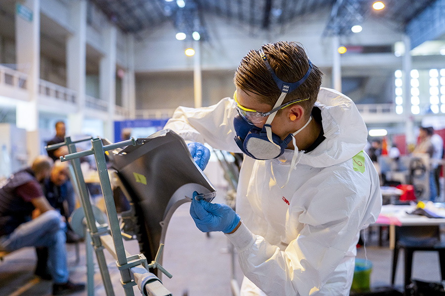 Peindre pour l’or : Surventis prépare la relève aux WorldSkills