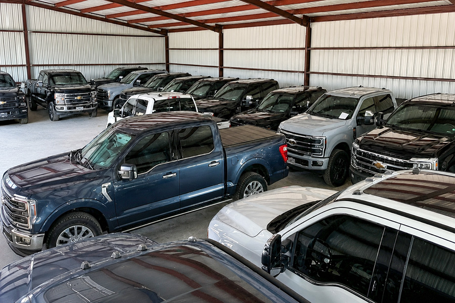 Polar texan : 60 voitures de luxe, des millions et du pétrole brut volé