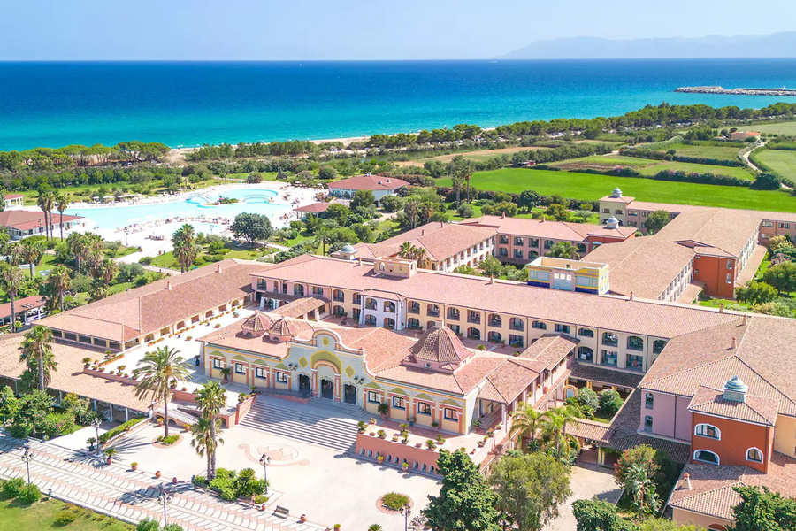 Akzo Nobel auf Sardinien: Ein Jubiläum mit Blick auf die Weltspitze